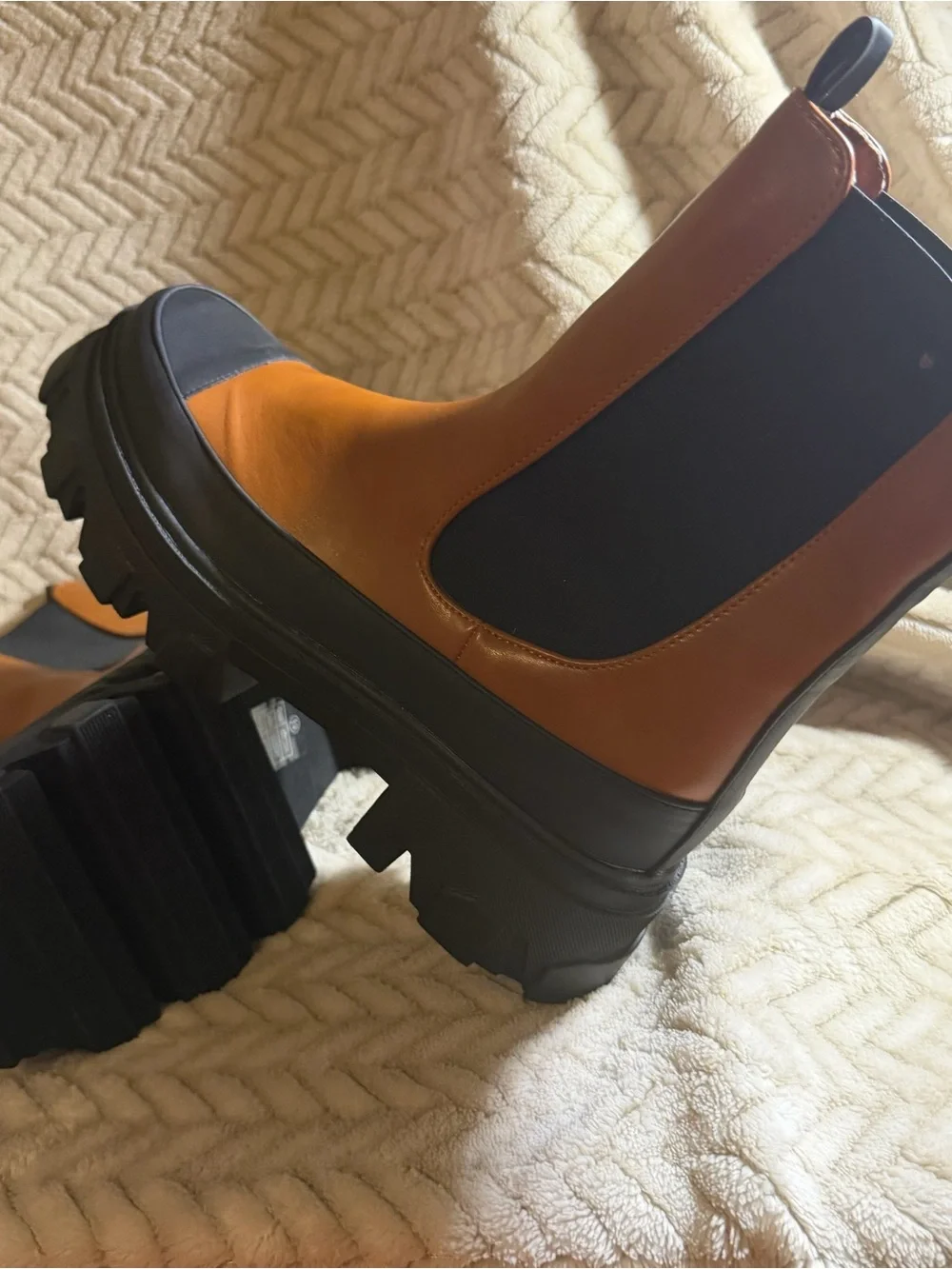 NWOT Portland Boot Company Lug Sole Platform Boots in Tan and Black - Picture 3 of 5
